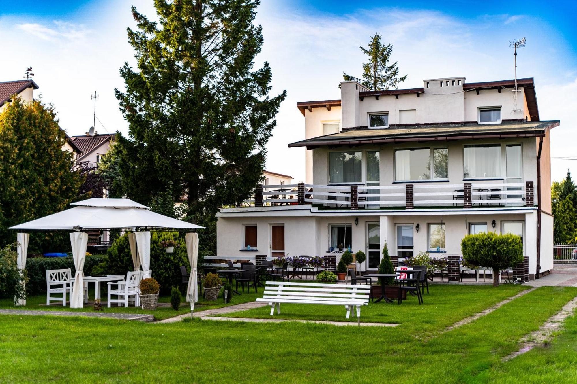 Hotel Avista Mielno à Unieście Extérieur photo