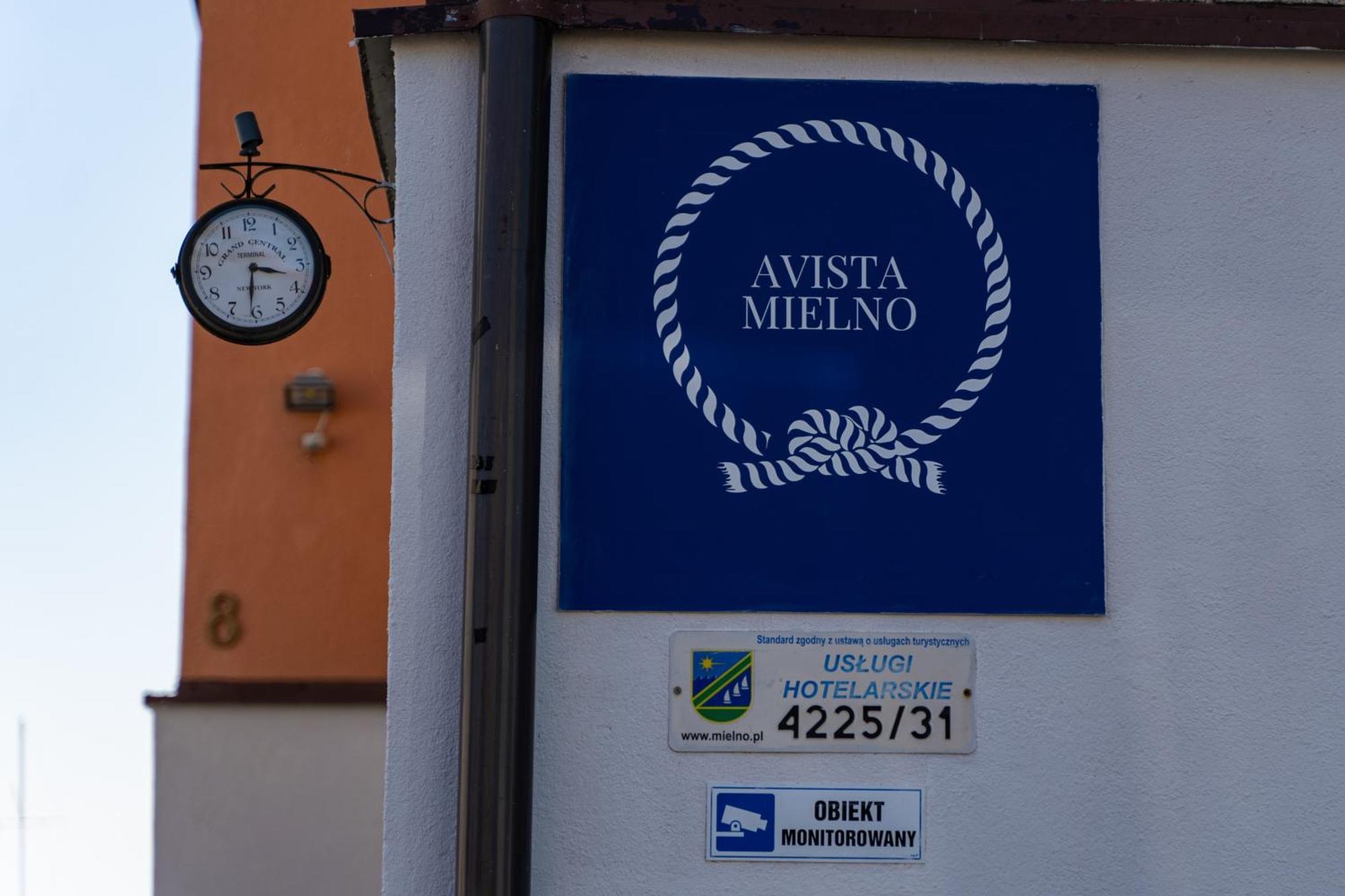 Hotel Avista Mielno à Unieście Extérieur photo