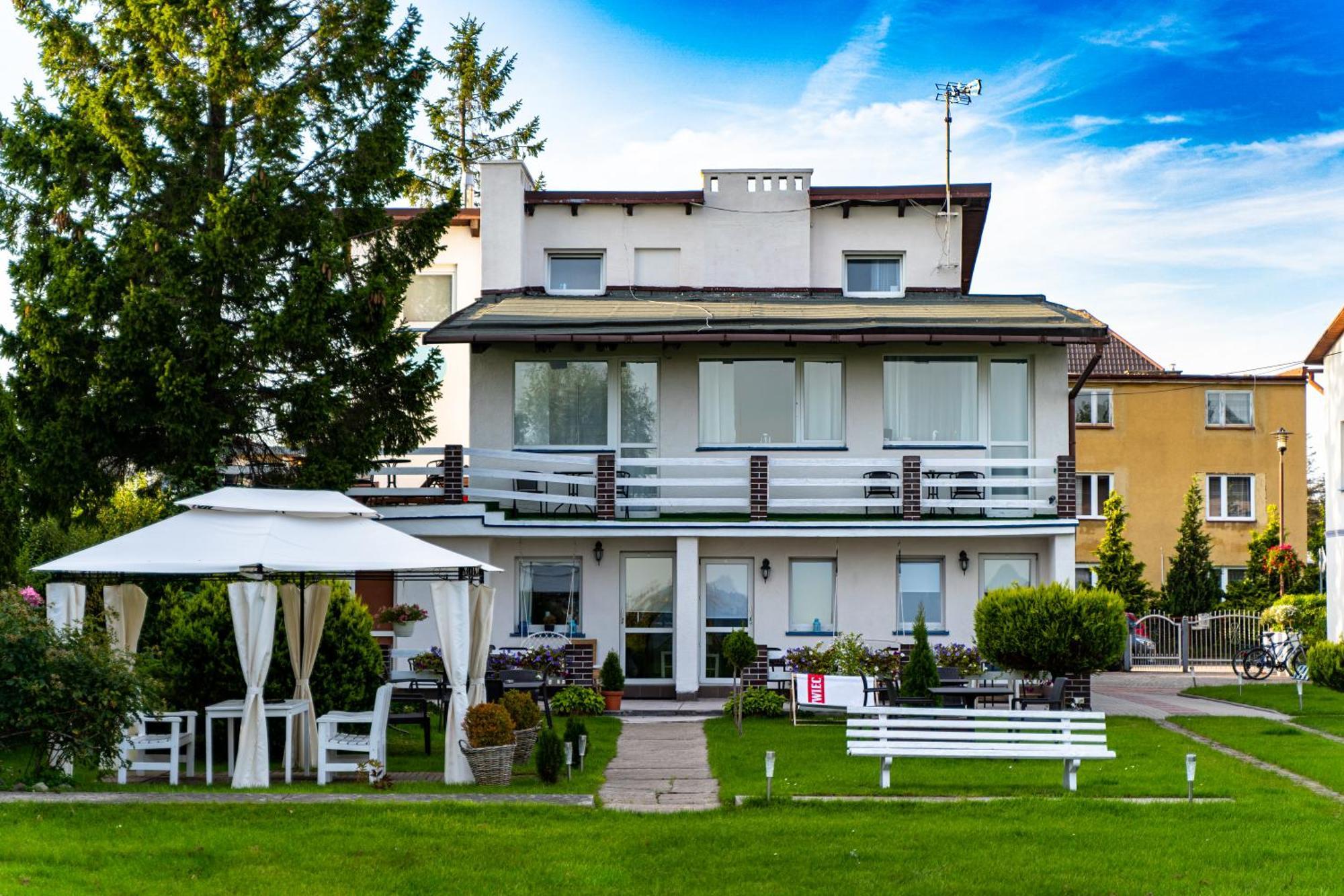 Hotel Avista Mielno à Unieście Extérieur photo