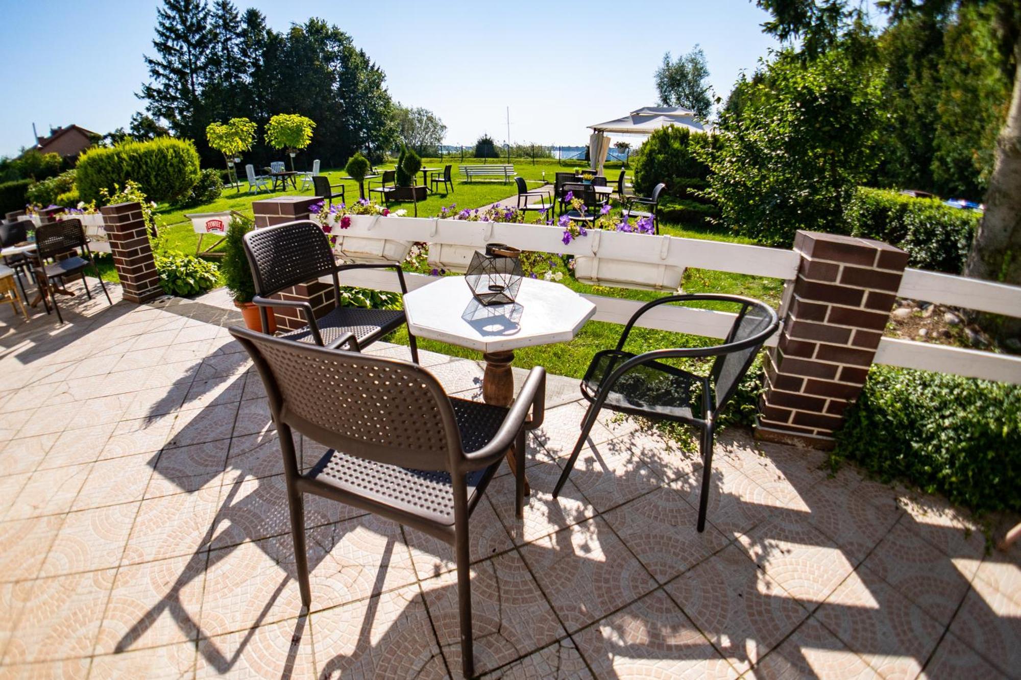 Hotel Avista Mielno à Unieście Extérieur photo